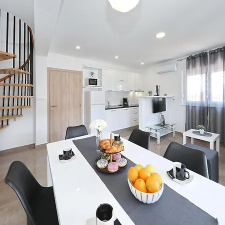 Apartman With Swimming Pool Seline, Paklenica - 25503
