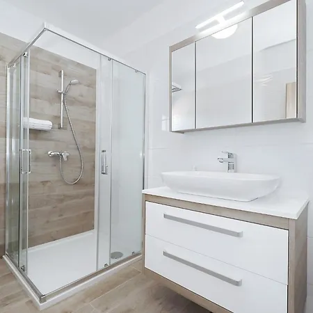 דירה With Swimming Pool Seline, Paklenica - 25503