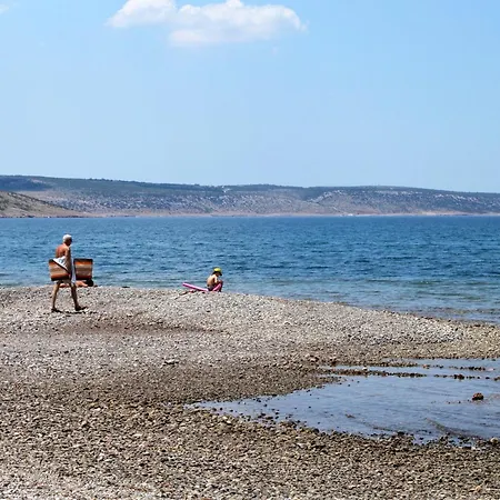 Apartman With Swimming Pool Seline, Paklenica - 25503 Starigrad-Paklenica
