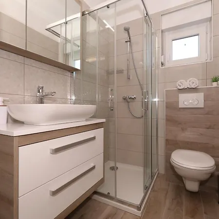 דירה With Swimming Pool Seline, Paklenica - 25503 *